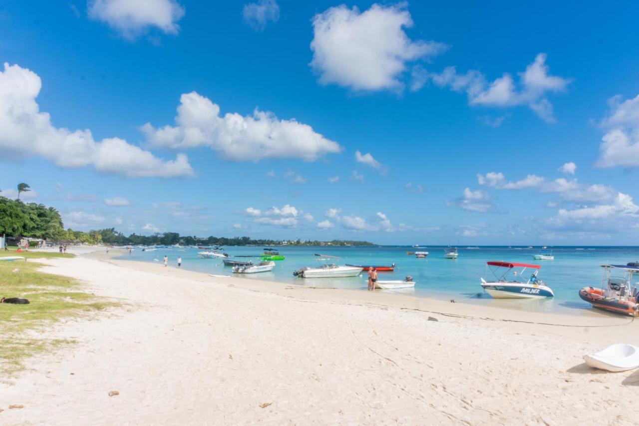 Plage Bleue Beachfront Apartments With Lov Trou aux Biches Esterno foto