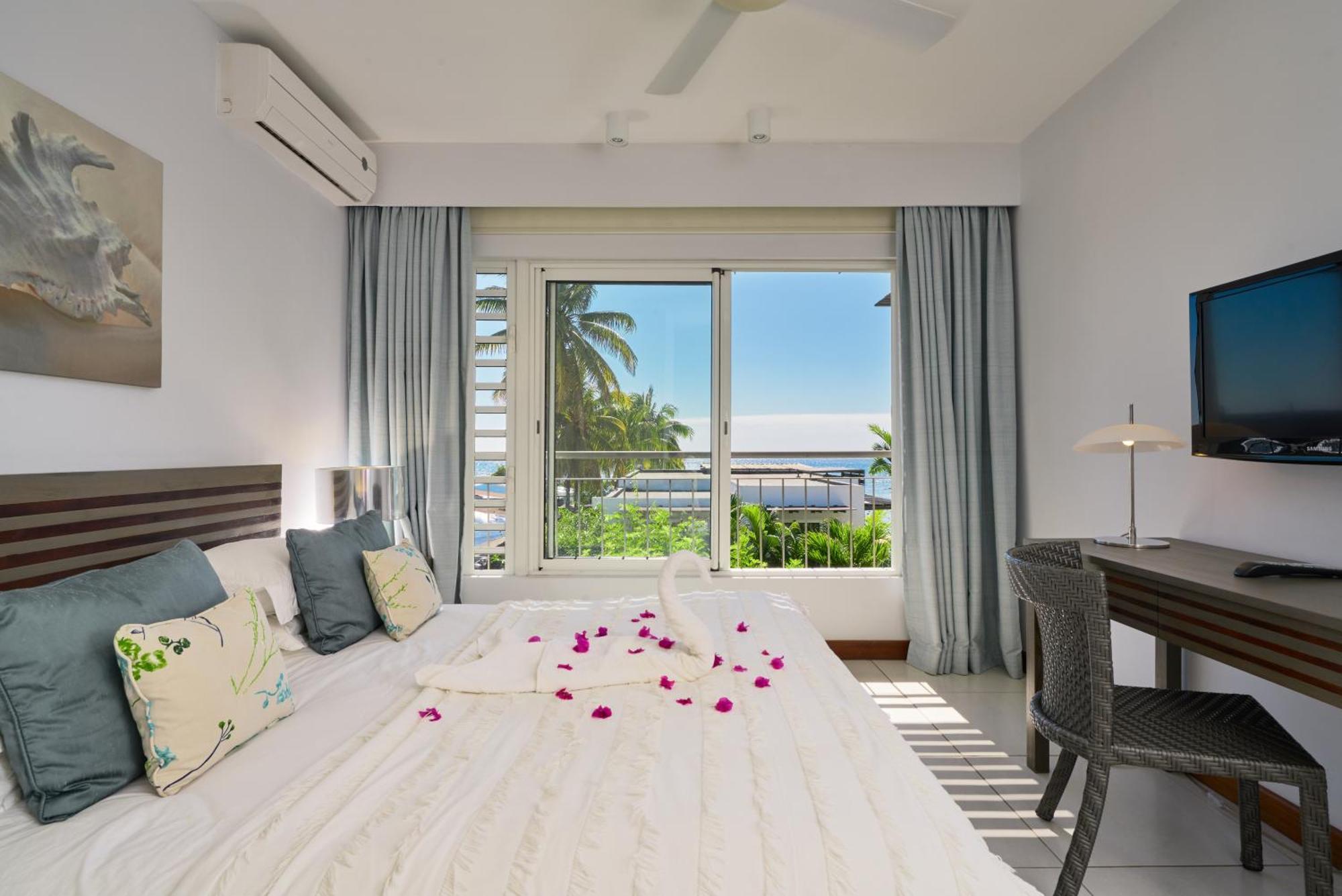 Plage Bleue Beachfront Apartments With Lov Trou aux Biches Esterno foto