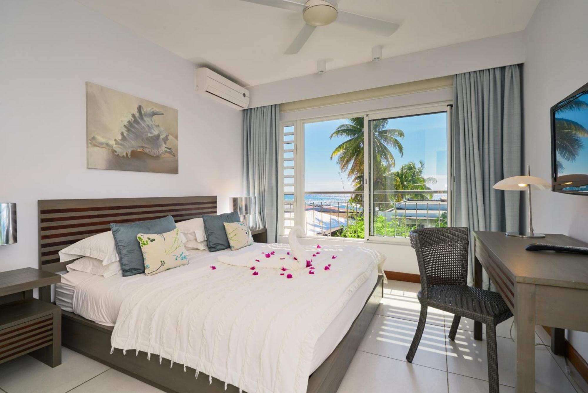 Plage Bleue Beachfront Apartments With Lov Trou aux Biches Esterno foto