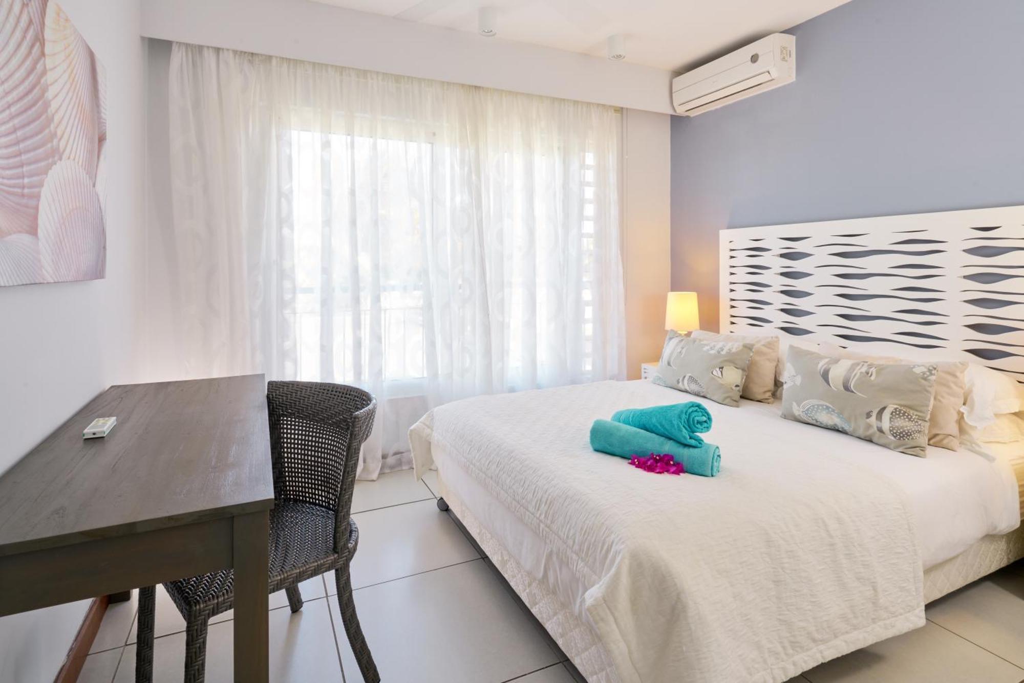 Plage Bleue Beachfront Apartments With Lov Trou aux Biches Esterno foto
